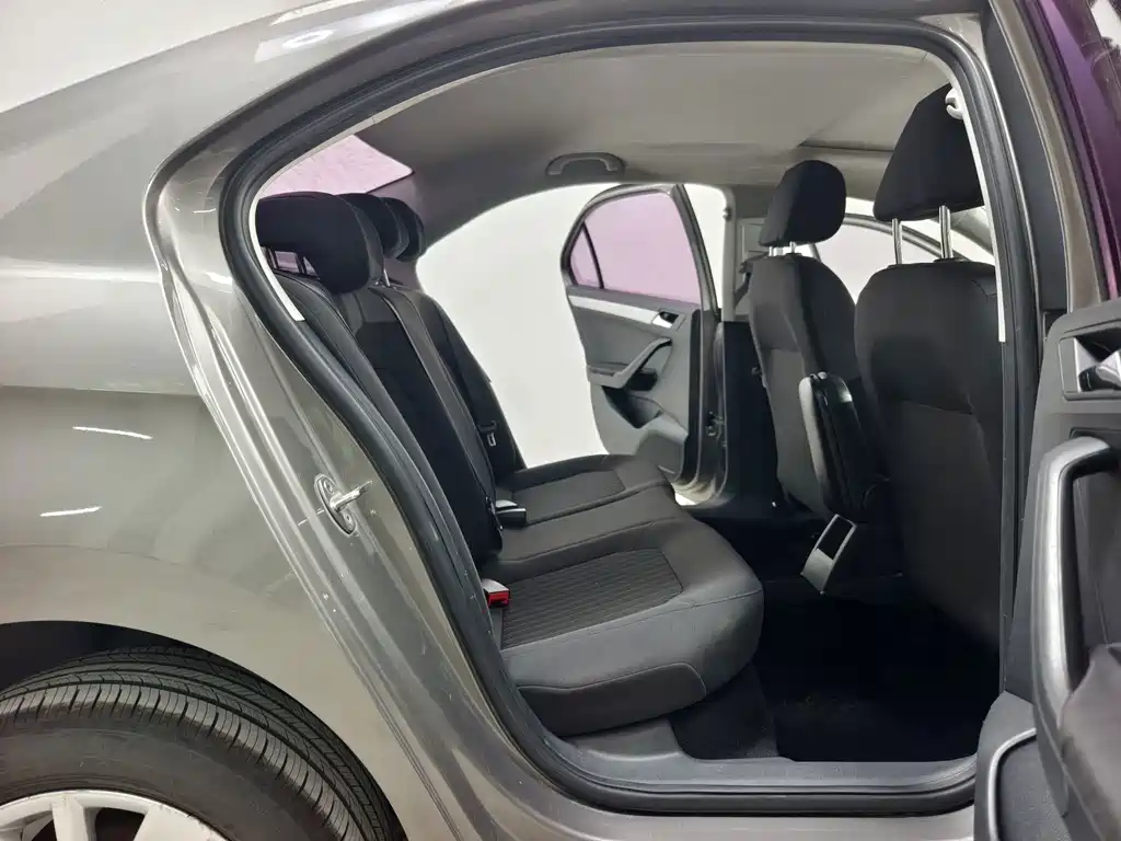 Volkswagen Jetta — миниатюра 16
