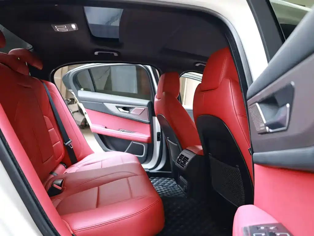 Jaguar XEL — миниатюра 7