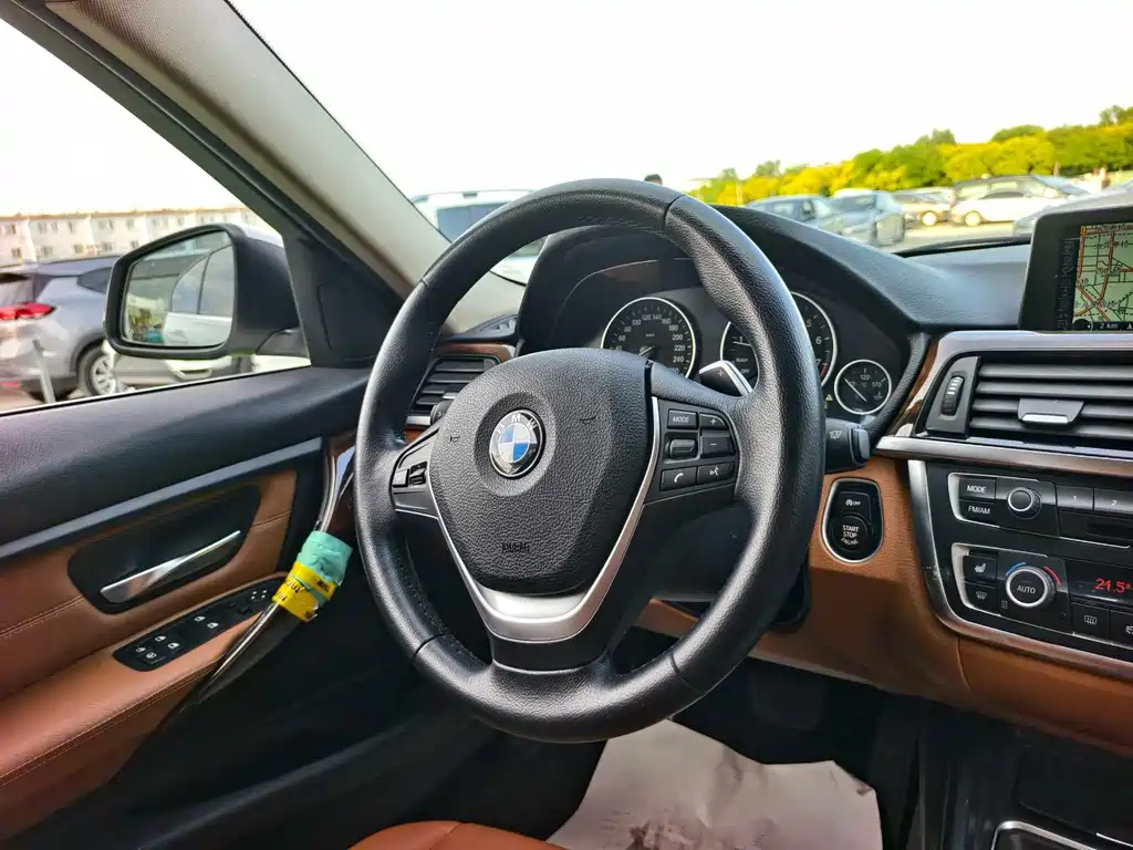 BMW 3 Series — миниатюра 13
