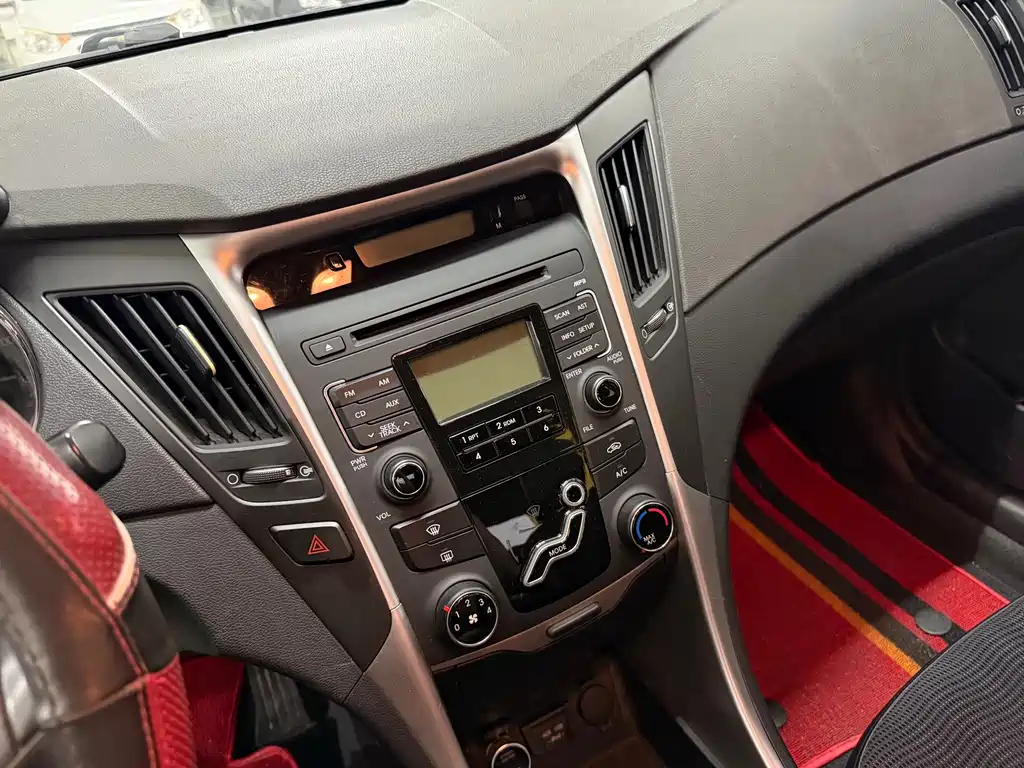 Hyundai Sonata — миниатюра 8