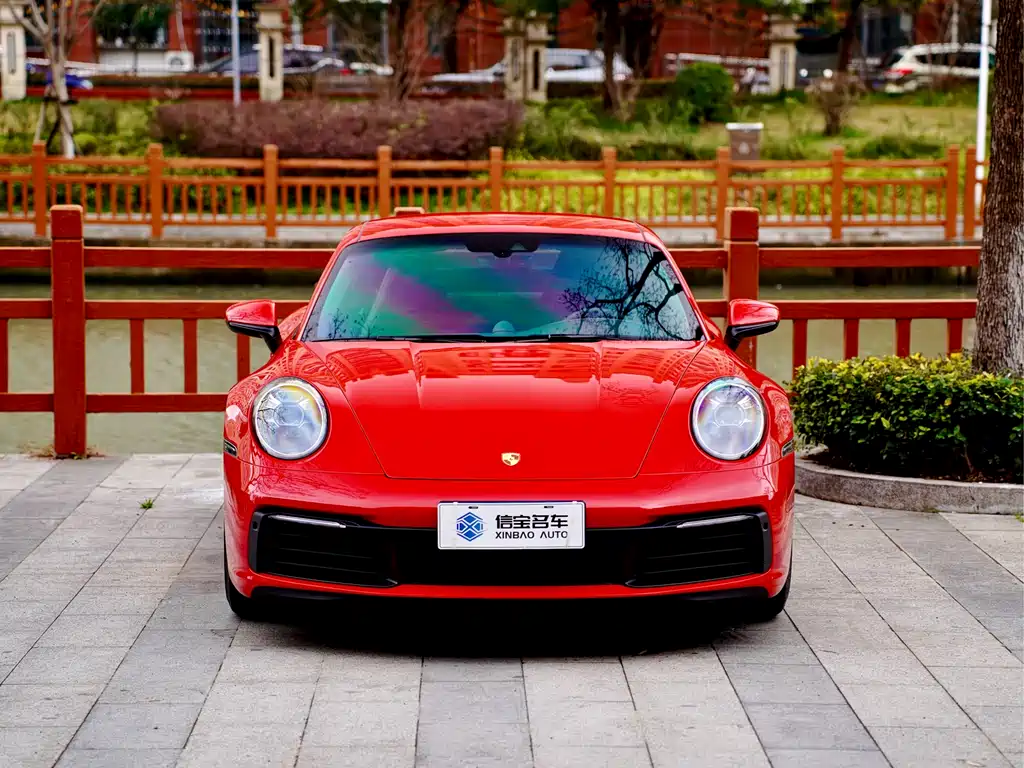 PORSCHE 911