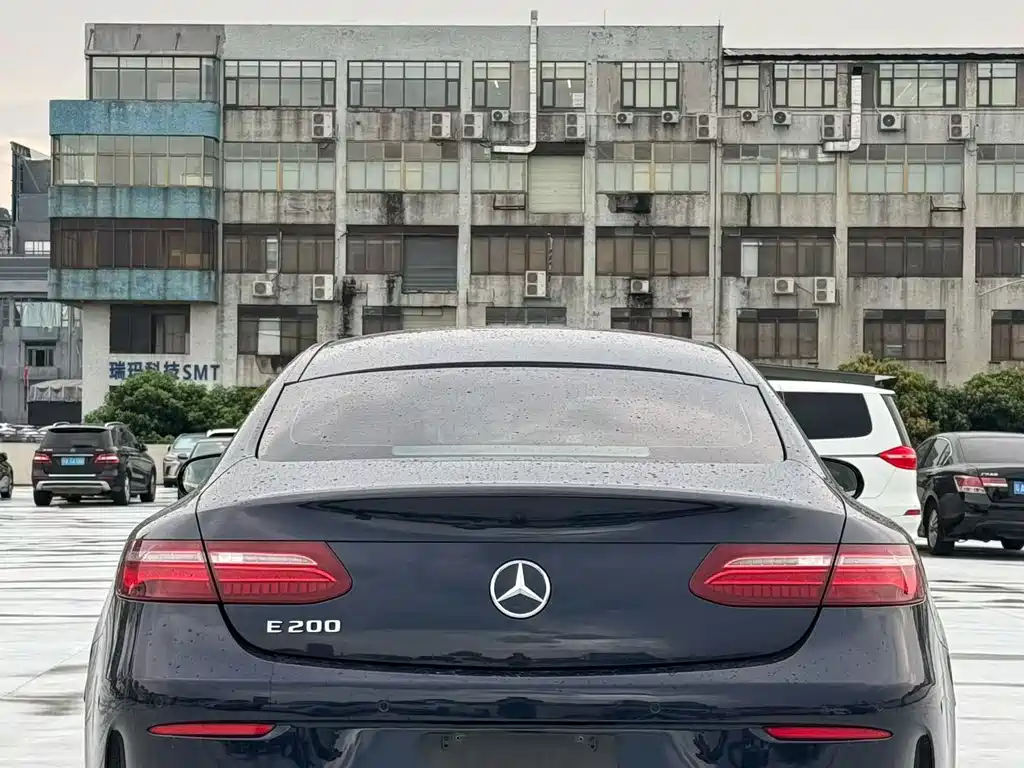 Mercedes-Benz E-Class (Import) — миниатюра 3
