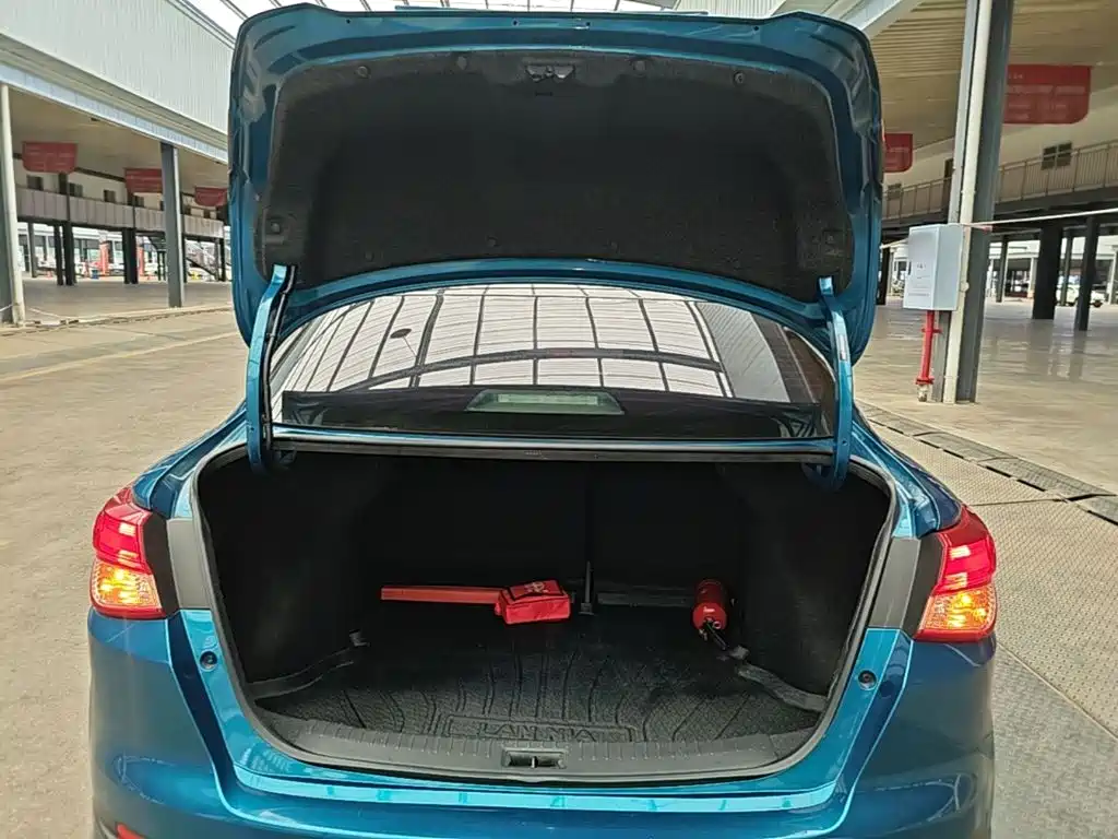 Nissan Bluebird — миниатюра 19