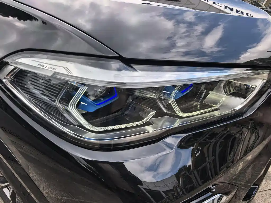 BMW X5 2022 xDrive 30Li Premium M Sport
