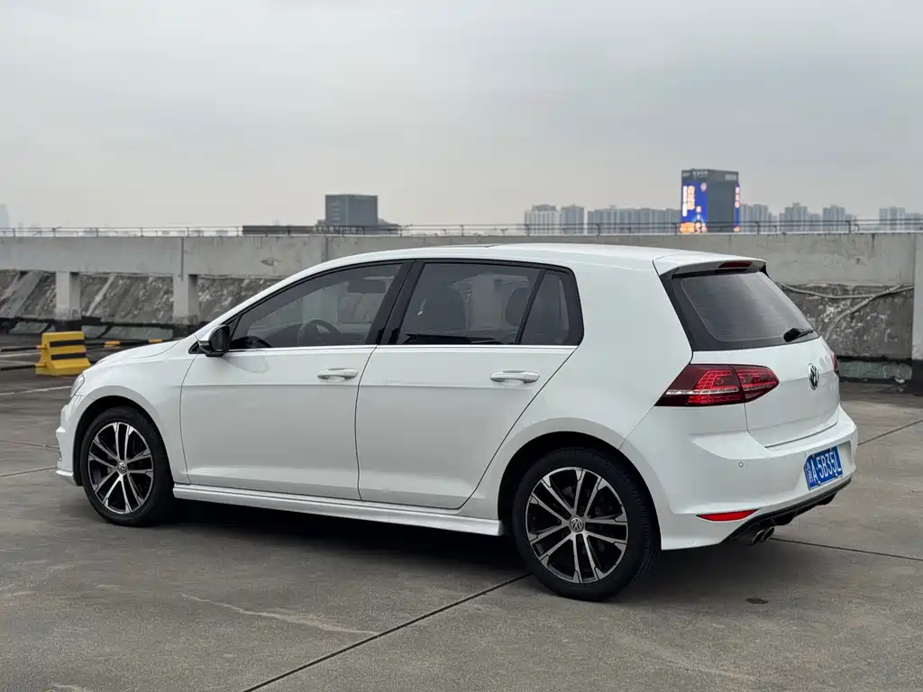 Volkswagen Golf — миниатюра 6
