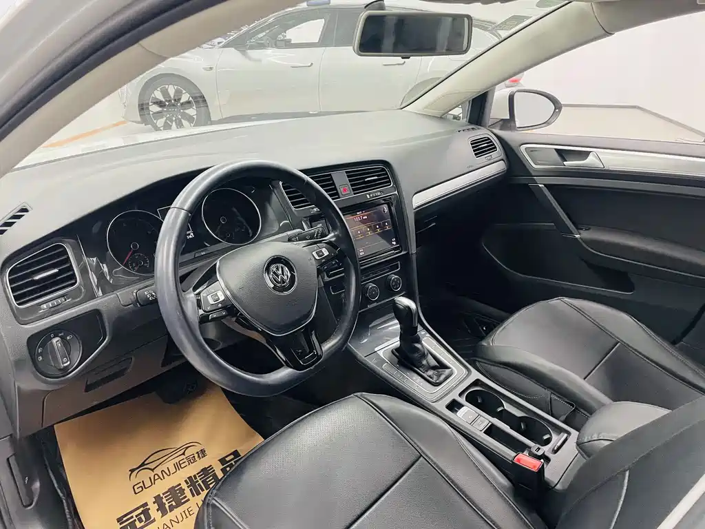 Volkswagen Golf — миниатюра 6