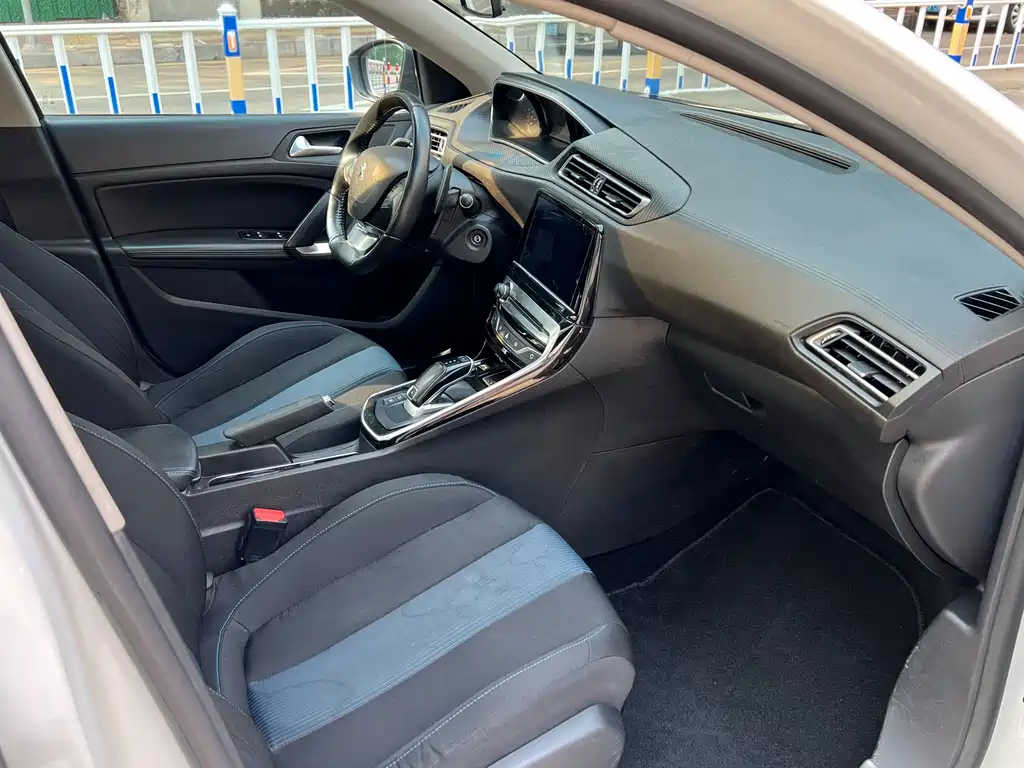 Peugeot 308 — миниатюра 13
