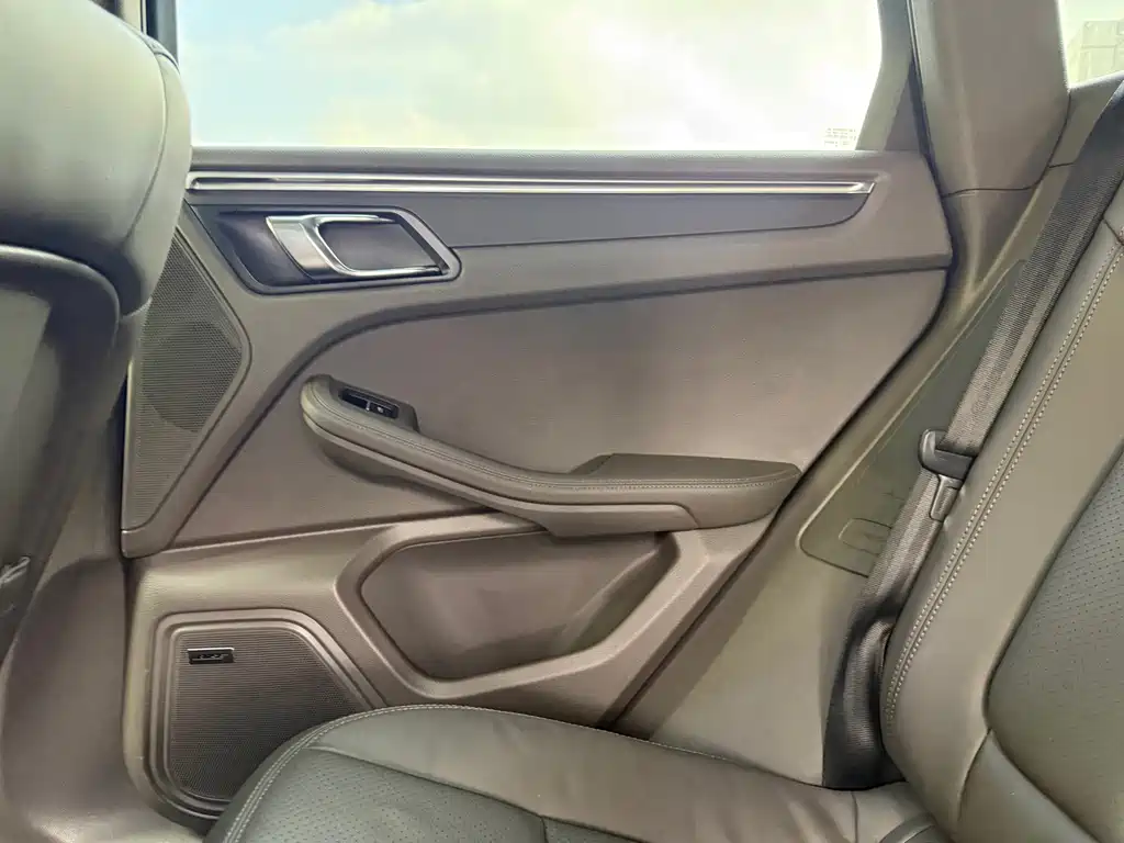 Porsche Macan — миниатюра 35