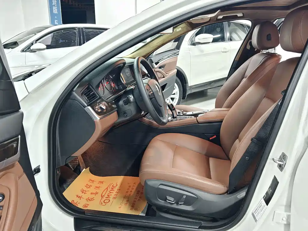 BMW 5 Series — миниатюра 5