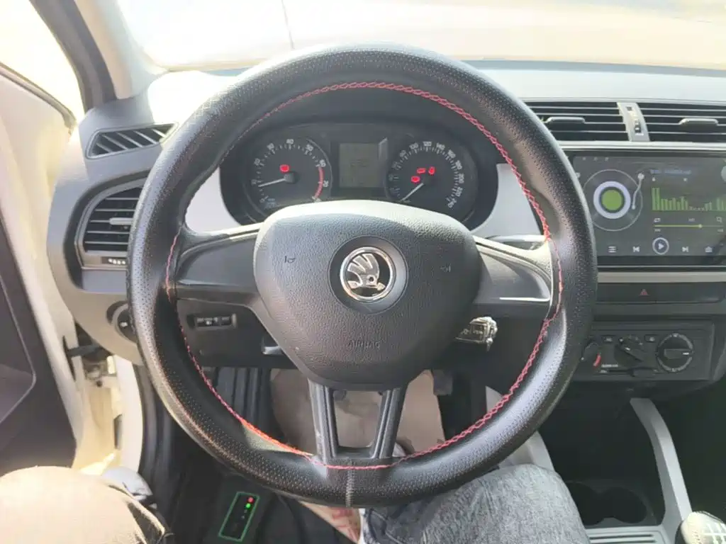 Skoda Fabia — миниатюра 11