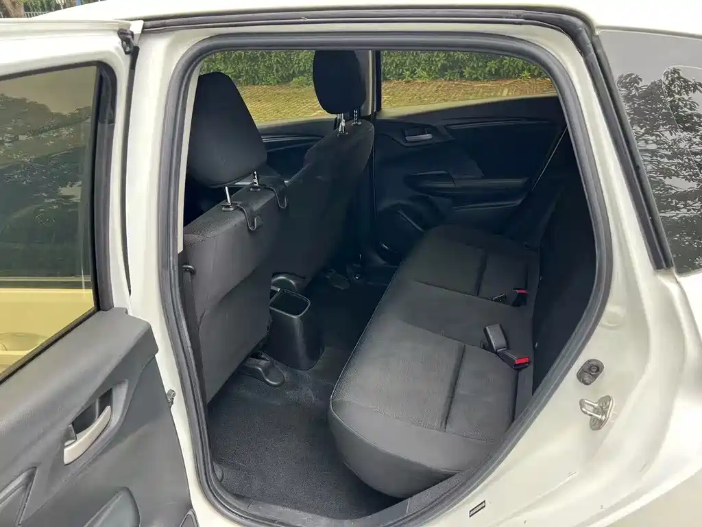 Honda Fit — миниатюра 8