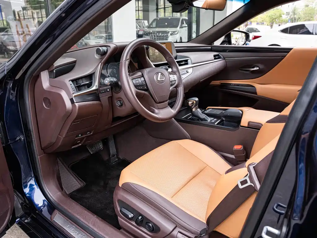 Lexus ES — миниатюра 9