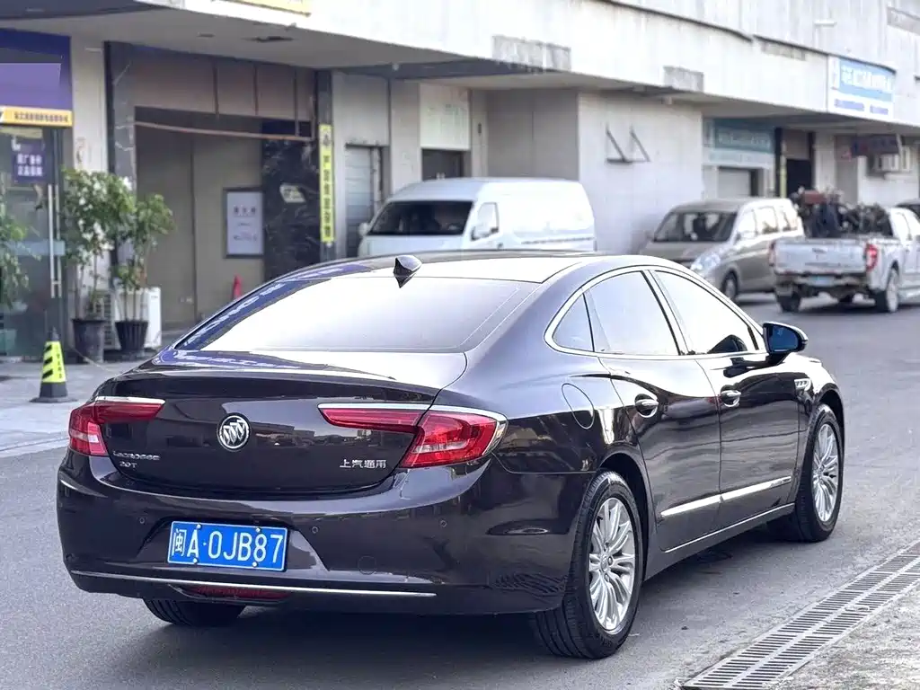 Buick LaCrosse — миниатюра 4