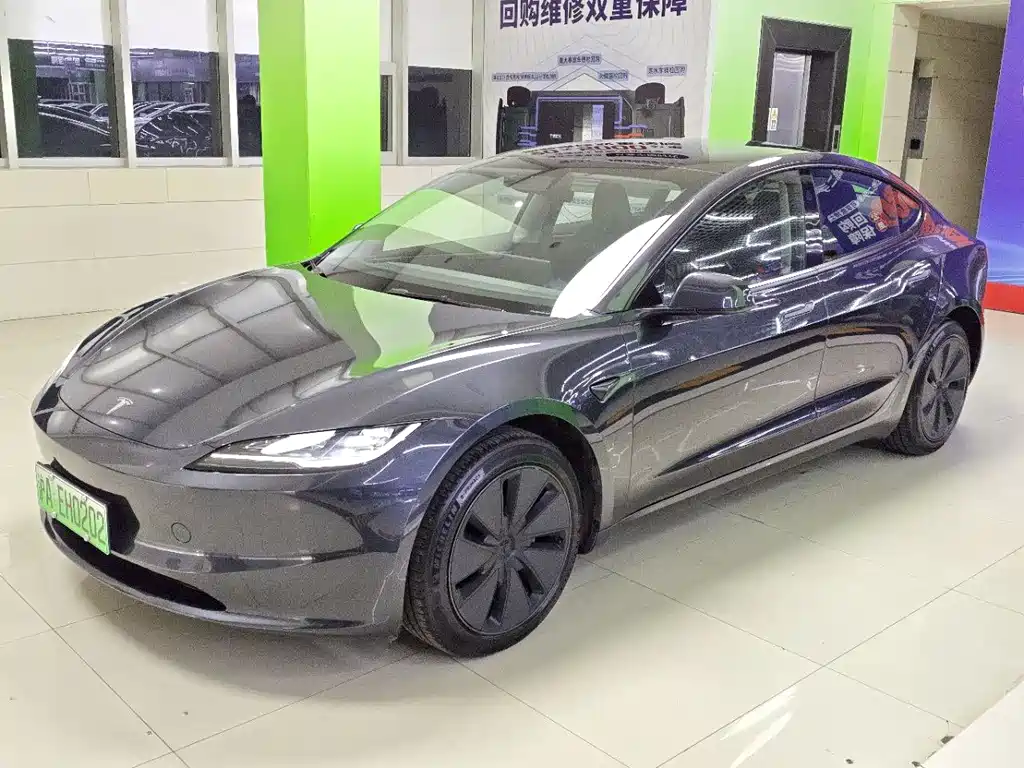 Tesla Model 3 2024