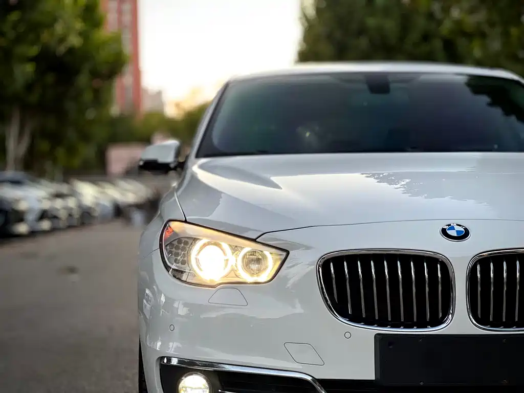 BMW 5 Series GT — миниатюра 38