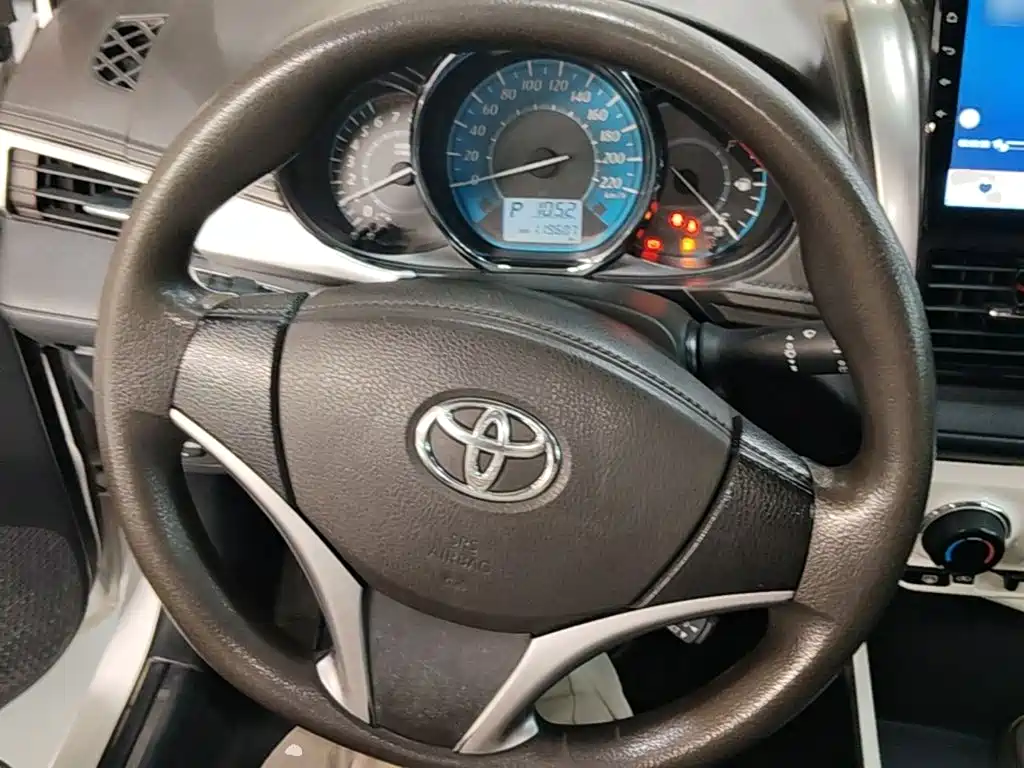 Toyota Yaris L — миниатюра 11