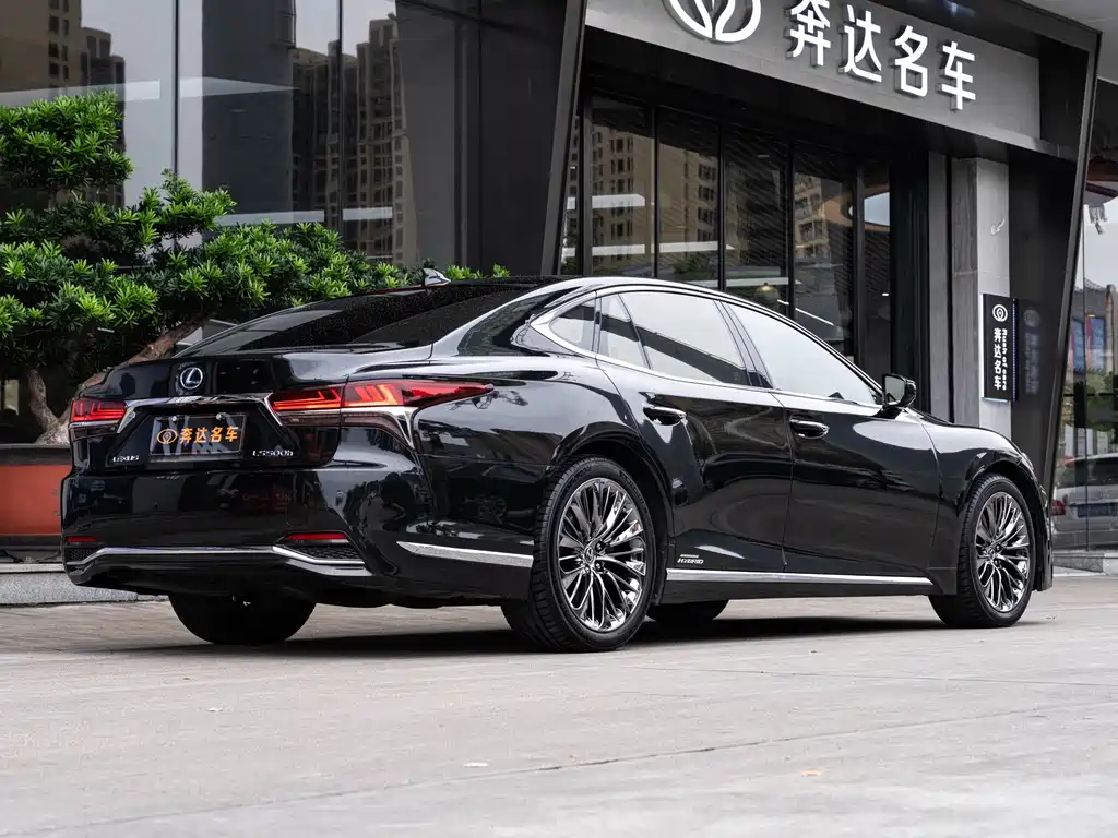 Lexus LS — миниатюра 3