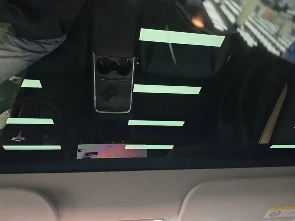 Tesla Model 3 — миниатюра 18