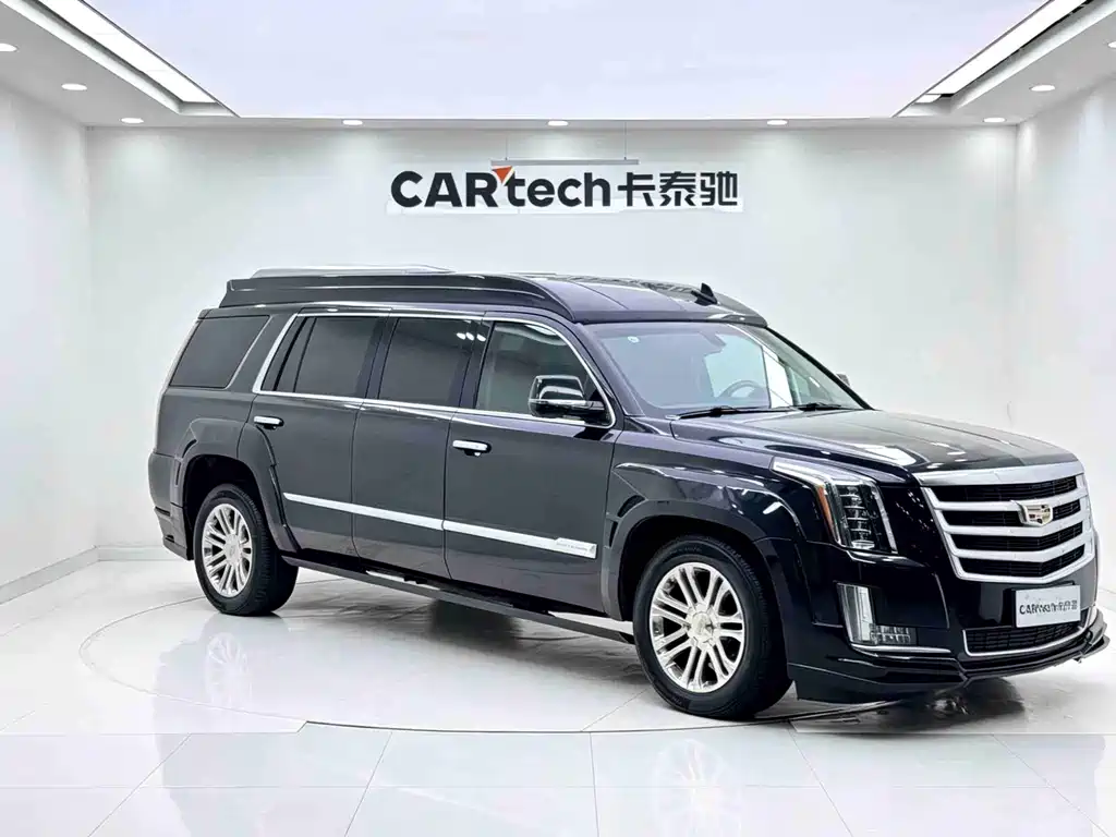 Cadillac Escalade — миниатюра 6
