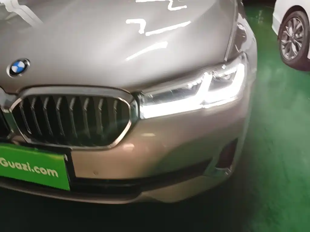 BMW 5 Series — миниатюра 15