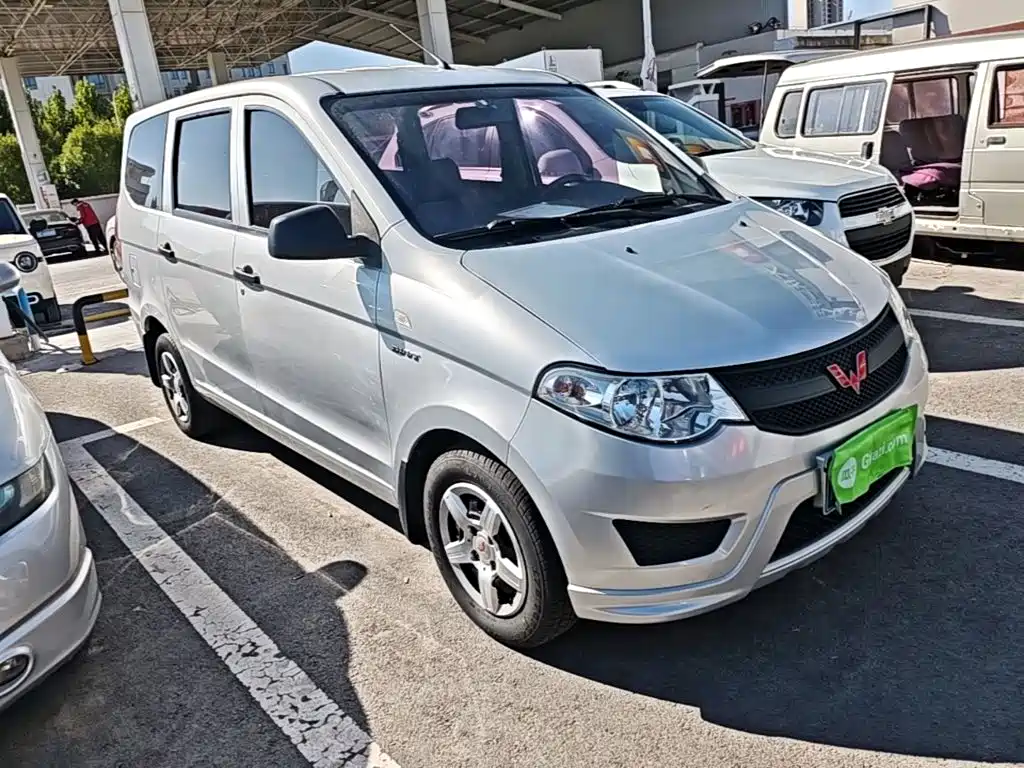 Wuling Hongguang — миниатюра 4