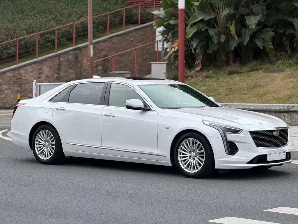CADILLAC CT6