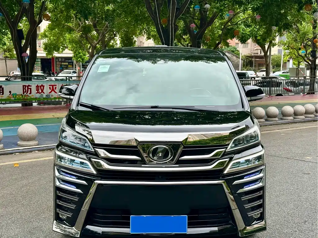 Toyota Vellfire — миниатюра 2