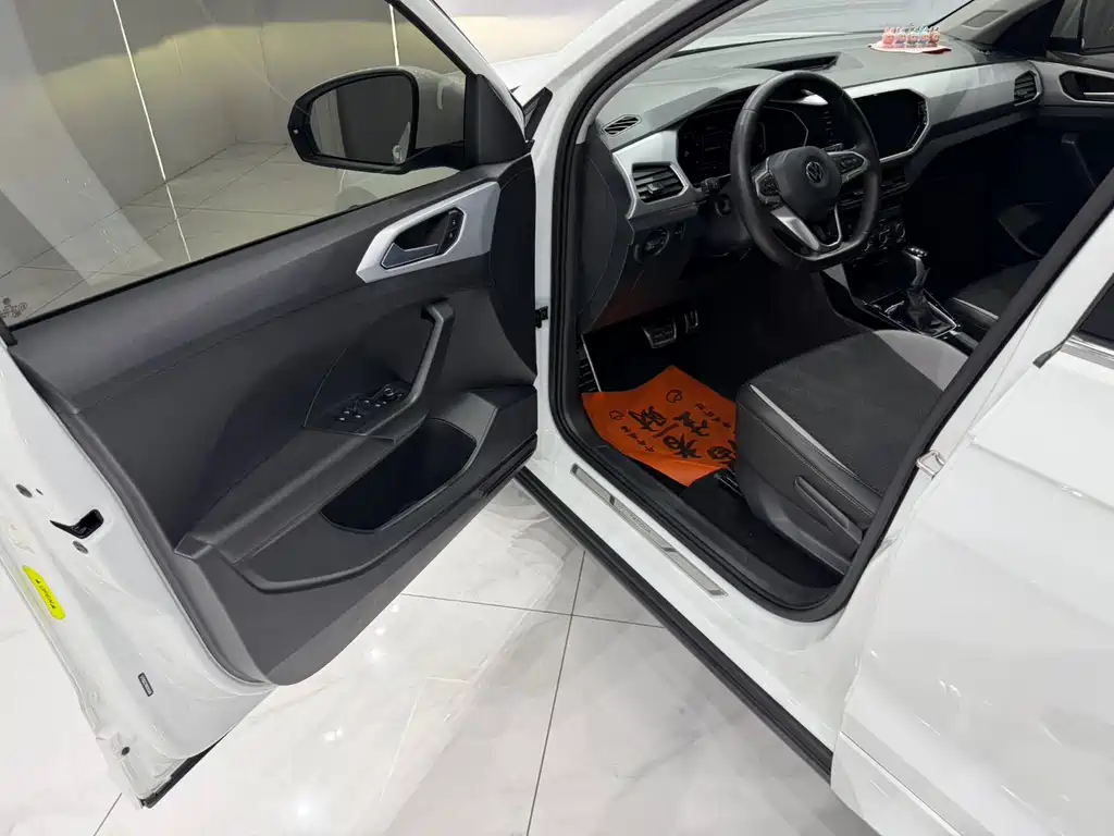 Volkswagen Tacqua 2021 280TSI DSG R-Line Smart Connect