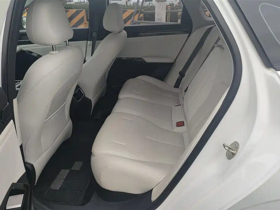 GEELY GALAXY GALAXY L6