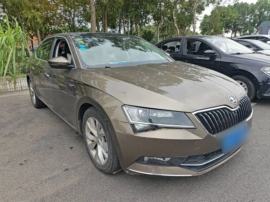 Skoda Superb — миниатюра 4