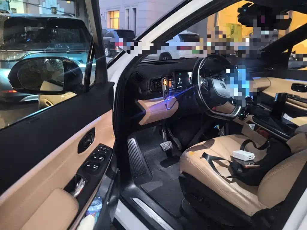 NIO ES8 — миниатюра 13