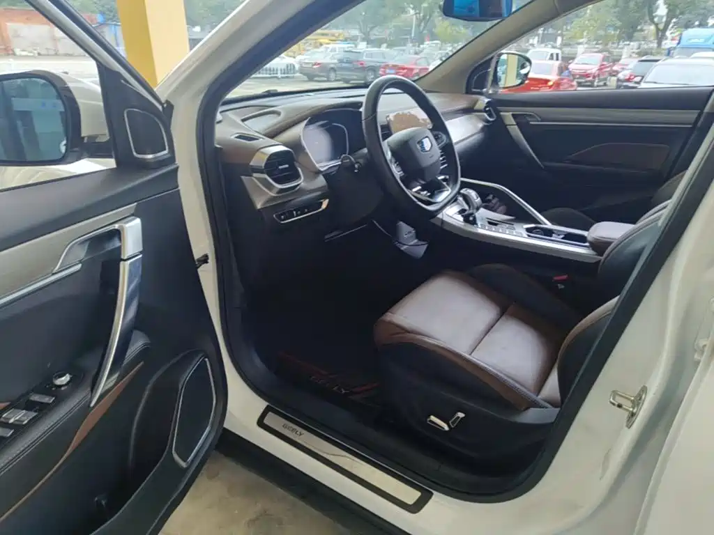 Geely Binyue — миниатюра 16
