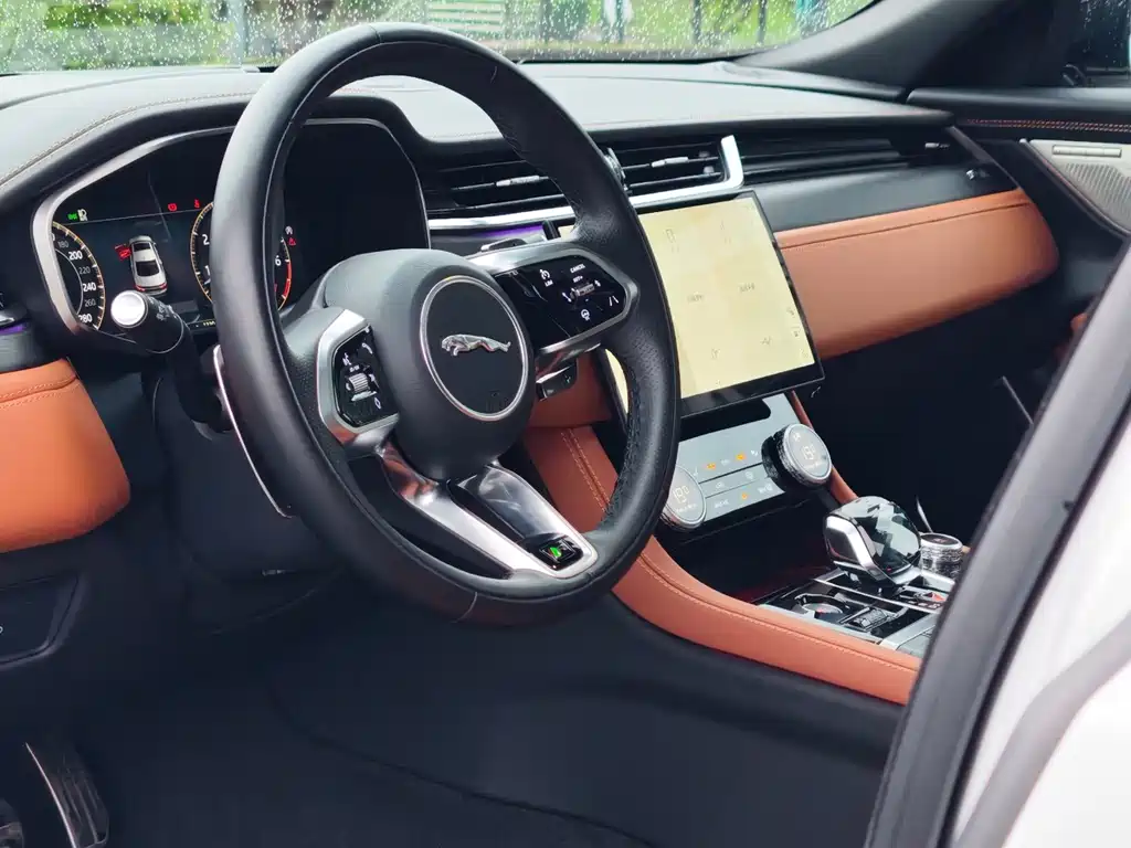 Jaguar XFL 2024 2.0T P300 Flagship Sport