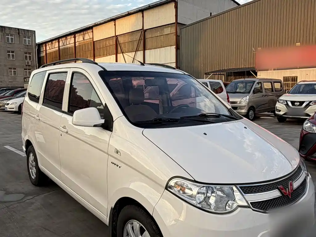 Wuling Hongguang — миниатюра 5