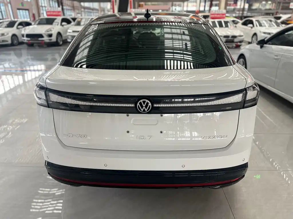 VOLKSWAGEN ID.7 VIZZION