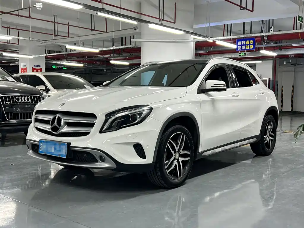 MERCEDES-BENZ GLA