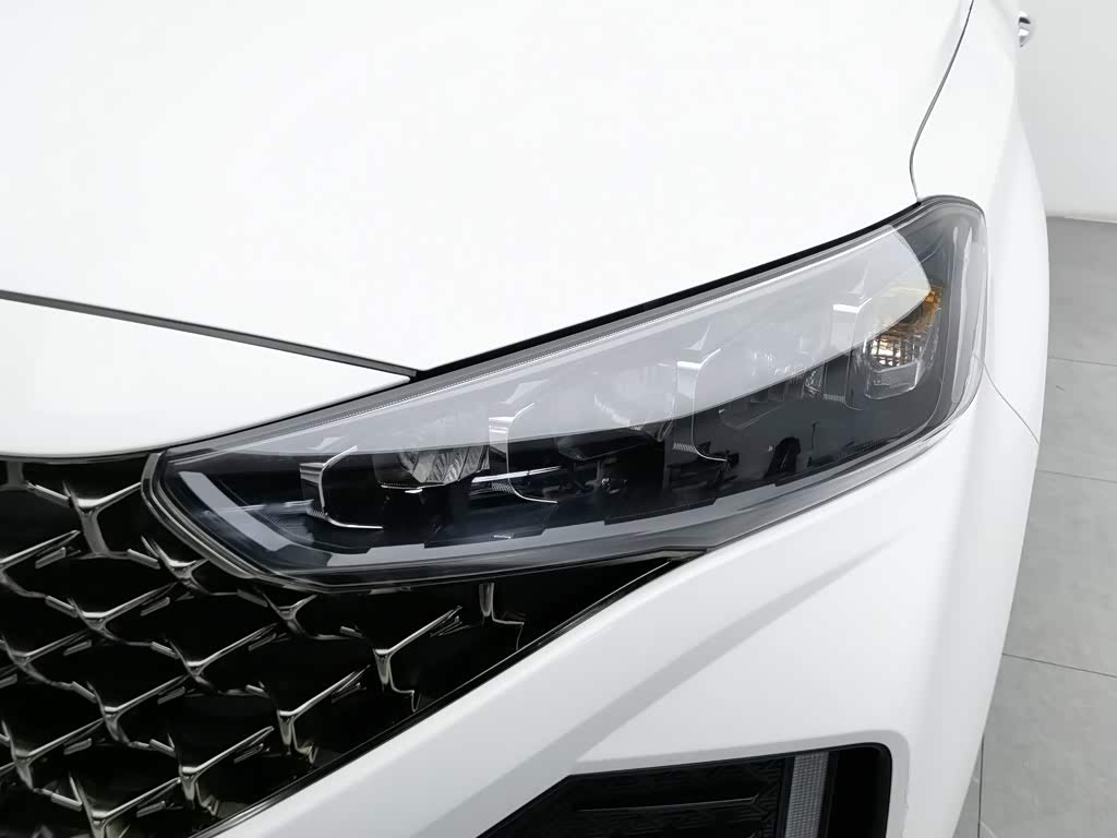 Hyundai Beijing Hyundai ix35 1.4 л 2022 г. Белый, пробег 9500 км