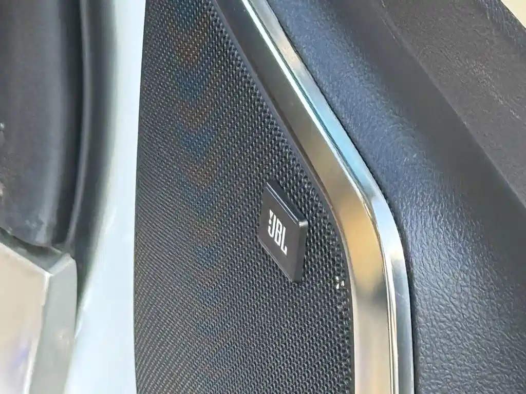 Toyota Alphard — миниатюра 14