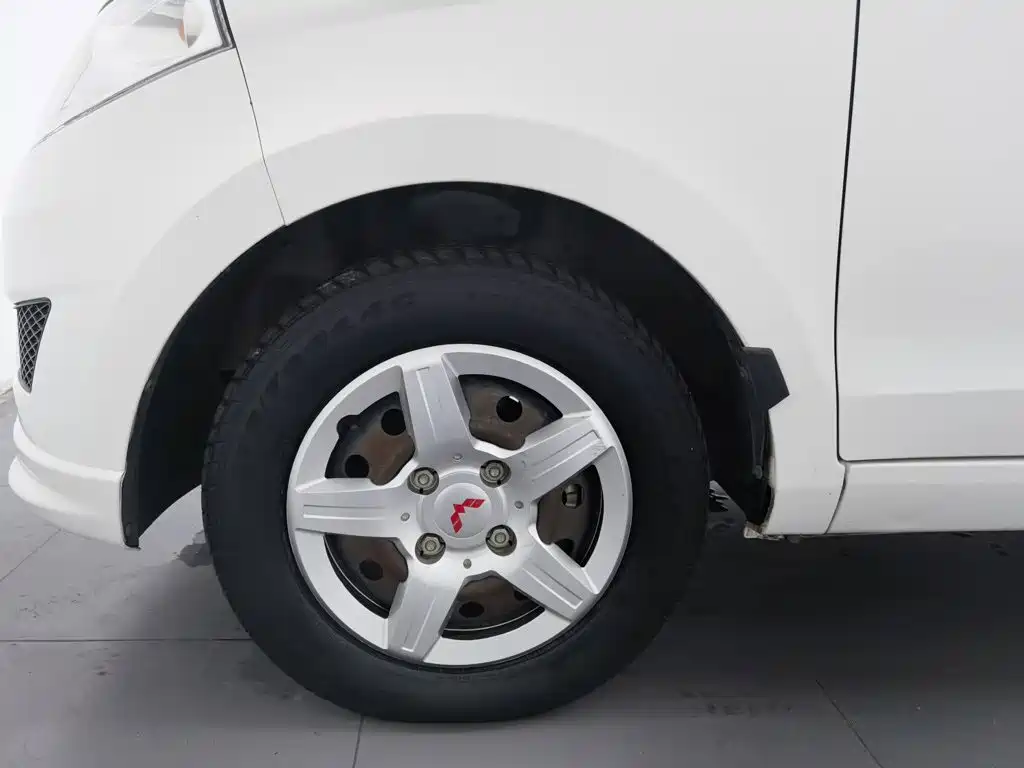 Wuling Hongguang — миниатюра 17
