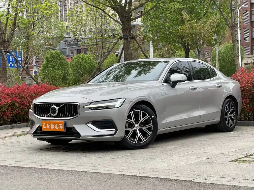 Volvo S60 2023