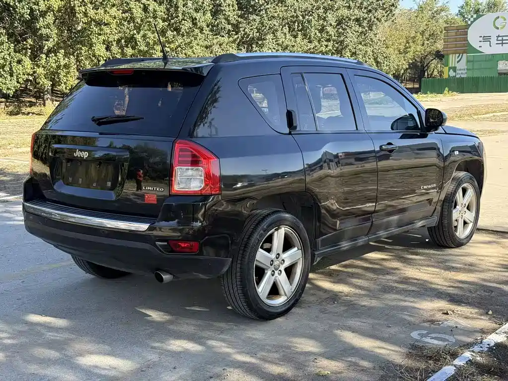 Jeep Compass (Import) — миниатюра 11