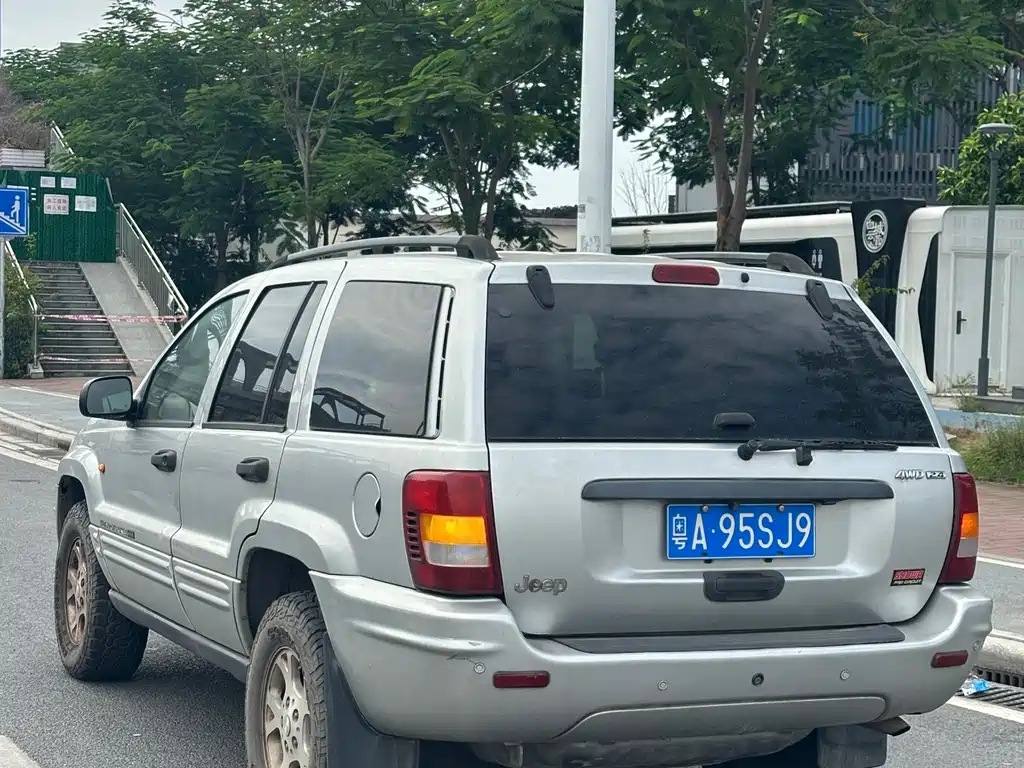 Jeep Grand Cherokee — миниатюра 6
