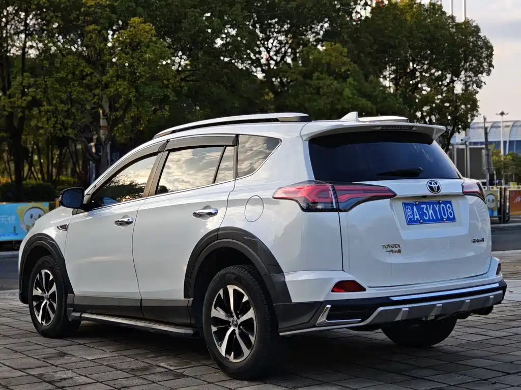 TOYOTA RAV4 RONGFANG