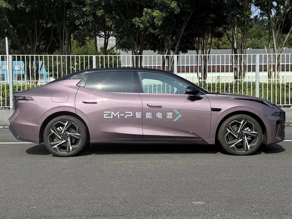 Lynk & Co 07 EM-P — миниатюра 6