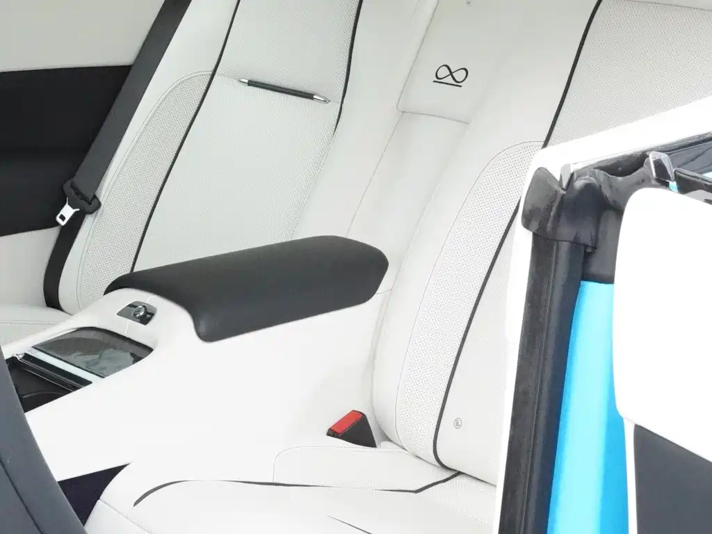 Rolls-Royce Wraith — миниатюра 11