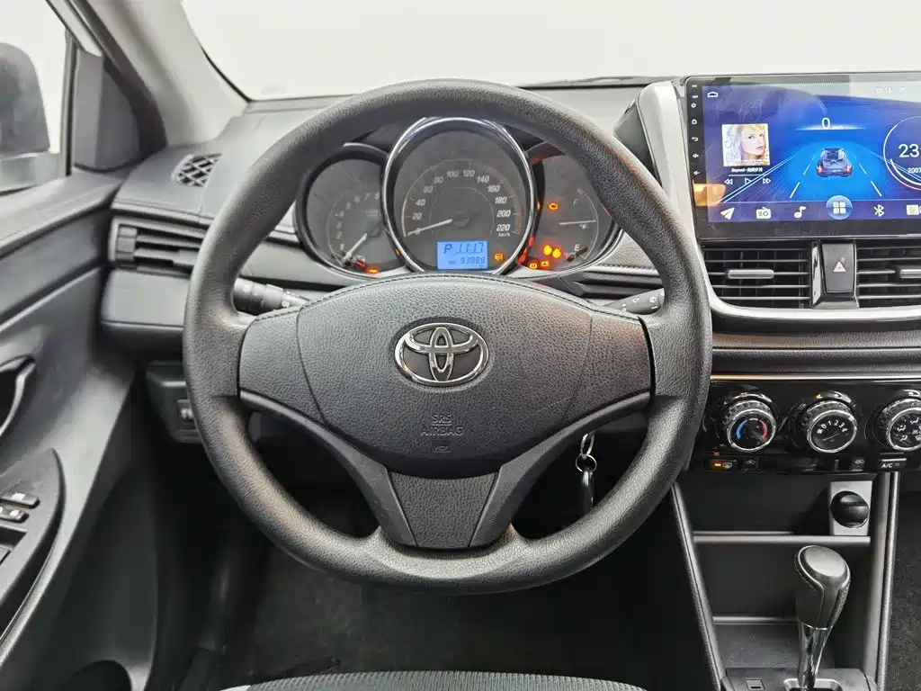 Toyota Yaris L — миниатюра 11
