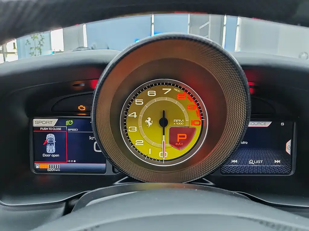 Ferrari F8 — миниатюра 13