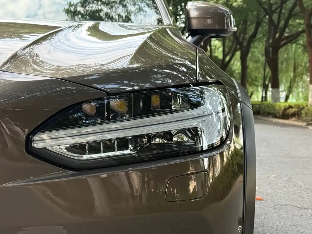 Volvo V90 — миниатюра 10