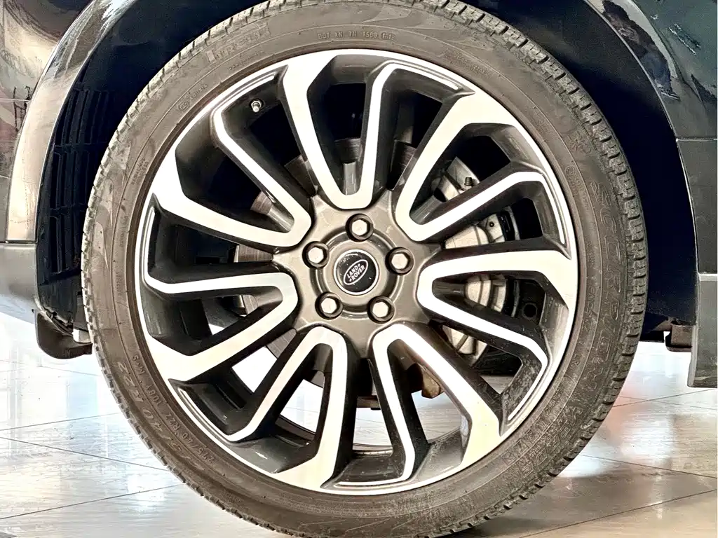 Land Rover Range Rover — миниатюра 4