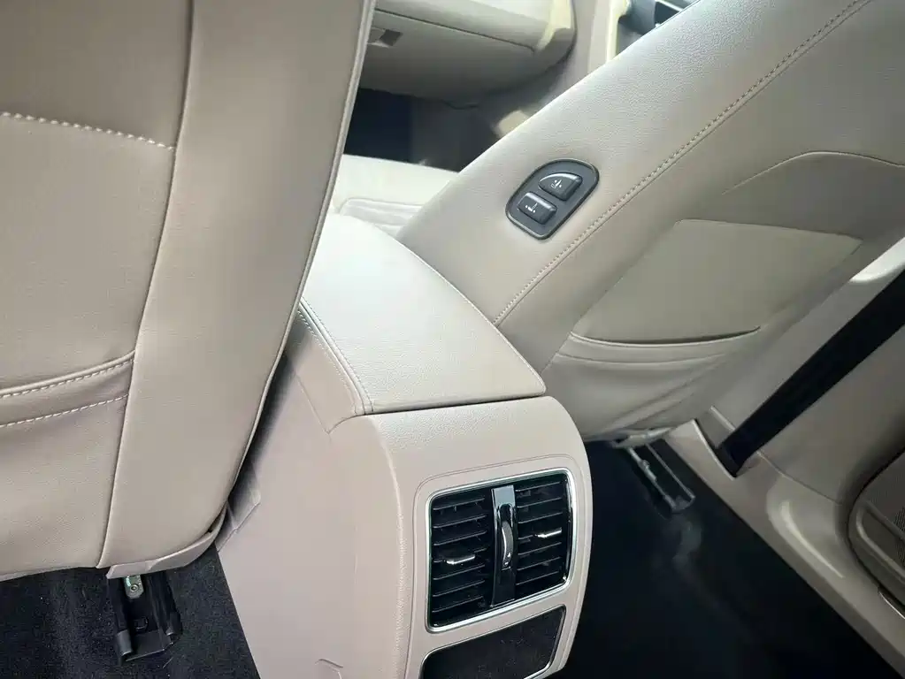 Volkswagen Magotan — миниатюра 12
